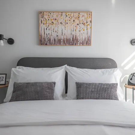Apartment F & B Collection - Center Hidden Gem