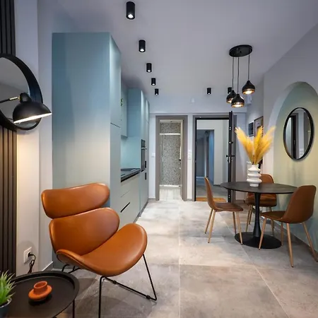 F & B Collection - Center Hidden Gem * Thessaloniki