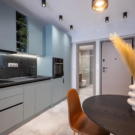 Apartment F & B Collection - Center Hidden Gem