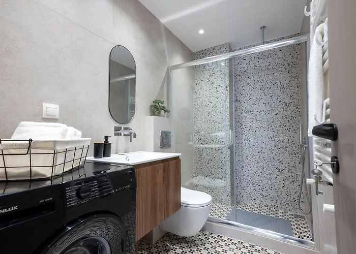 F & B Collection - Center Hidden Gem * 塞萨洛尼基