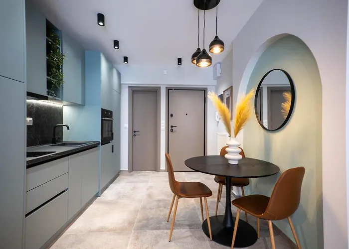 F & B Collection - Center Hidden Gem Апартаменты *